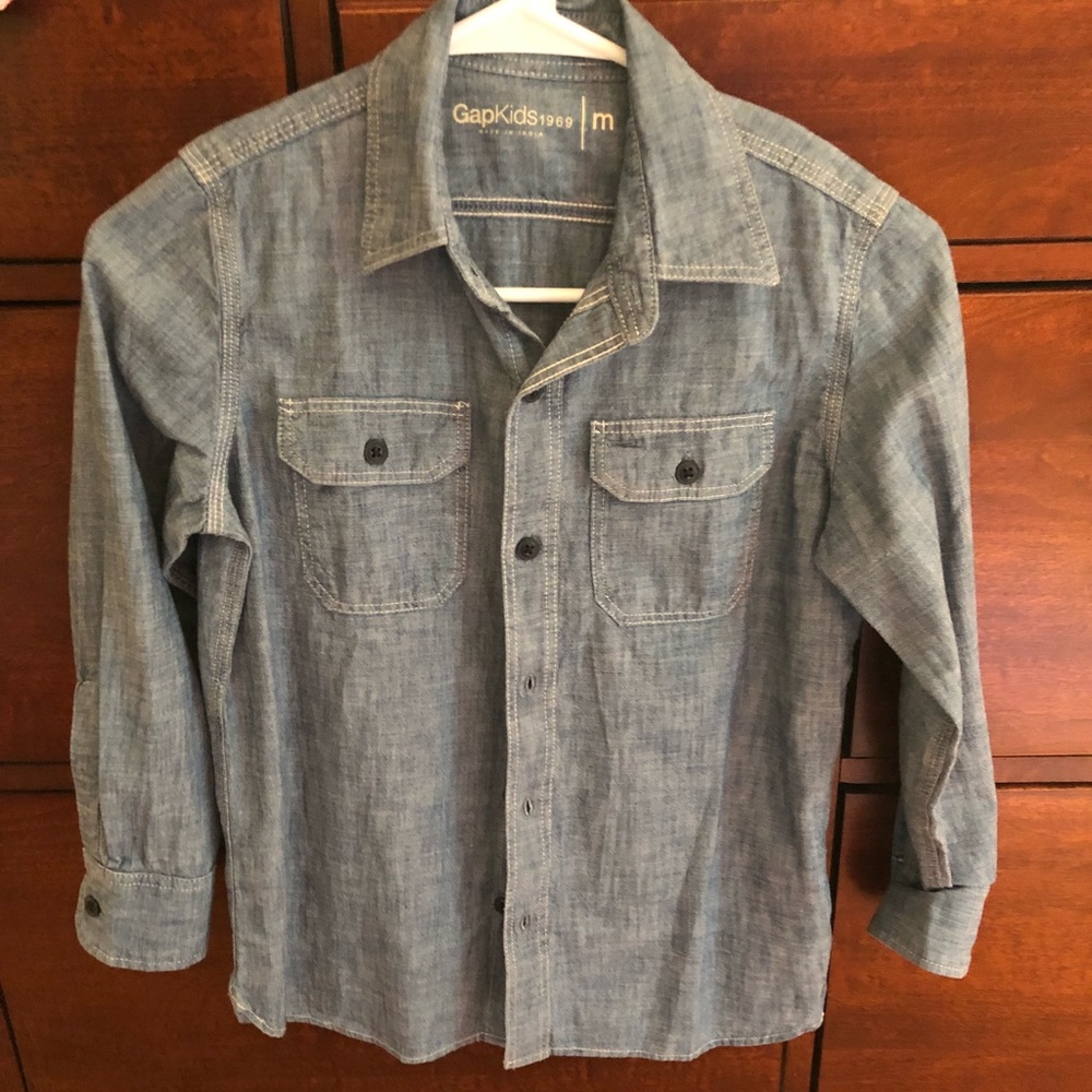 GAP button down long sleeve shirt